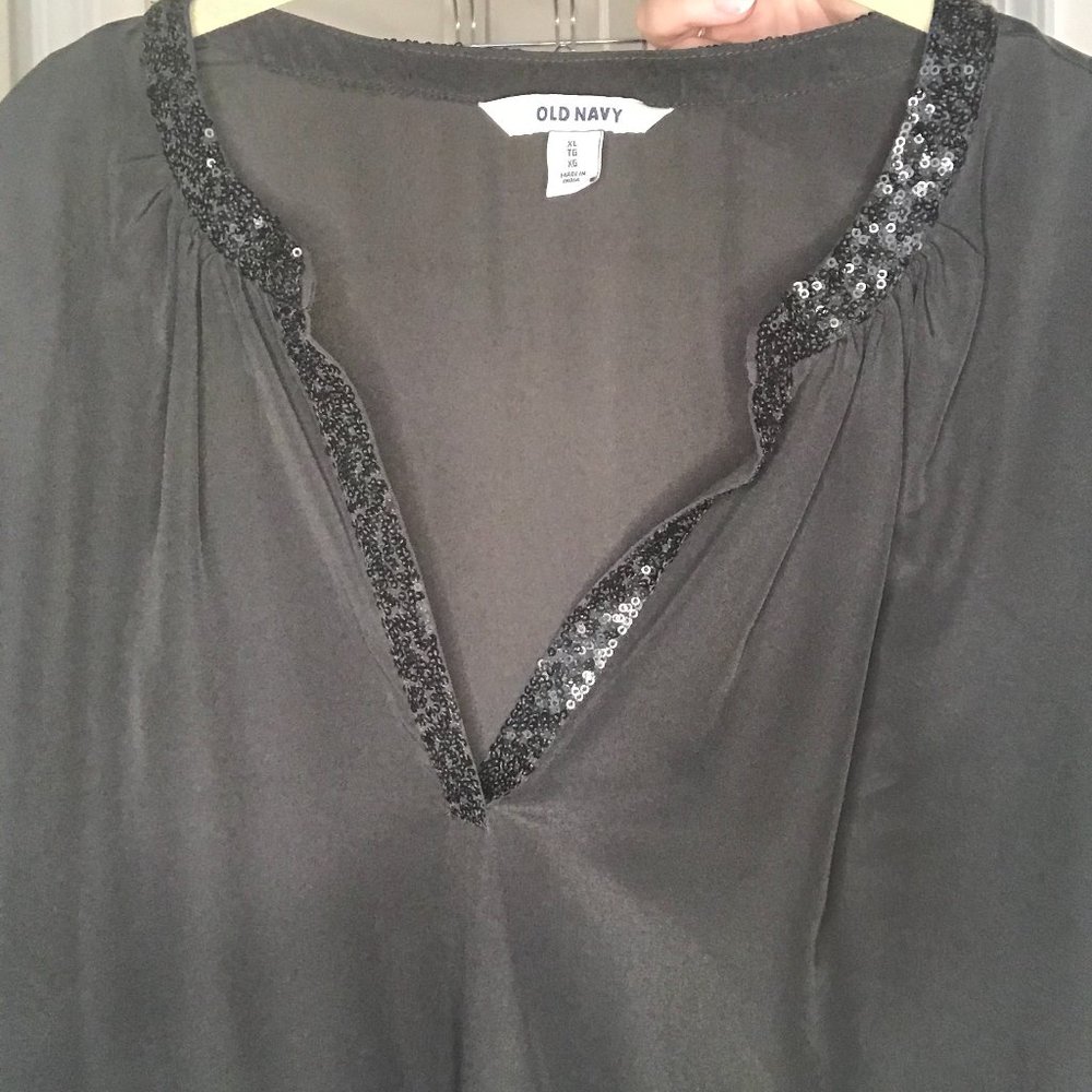 EUC! Xl Old Navy V-Neck Blouse